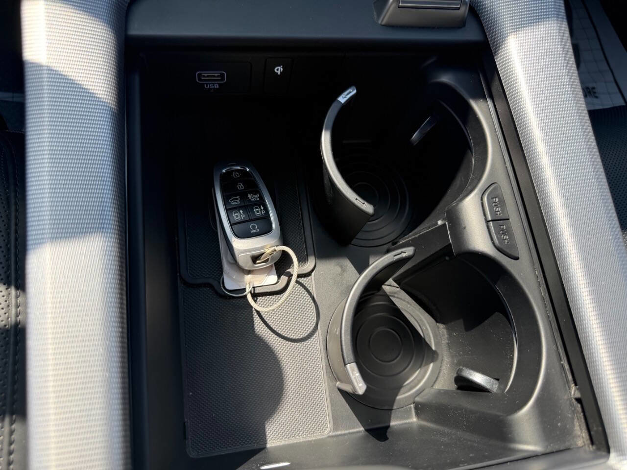 Used 2024 Hyundai Palisade Calligraphy image 27