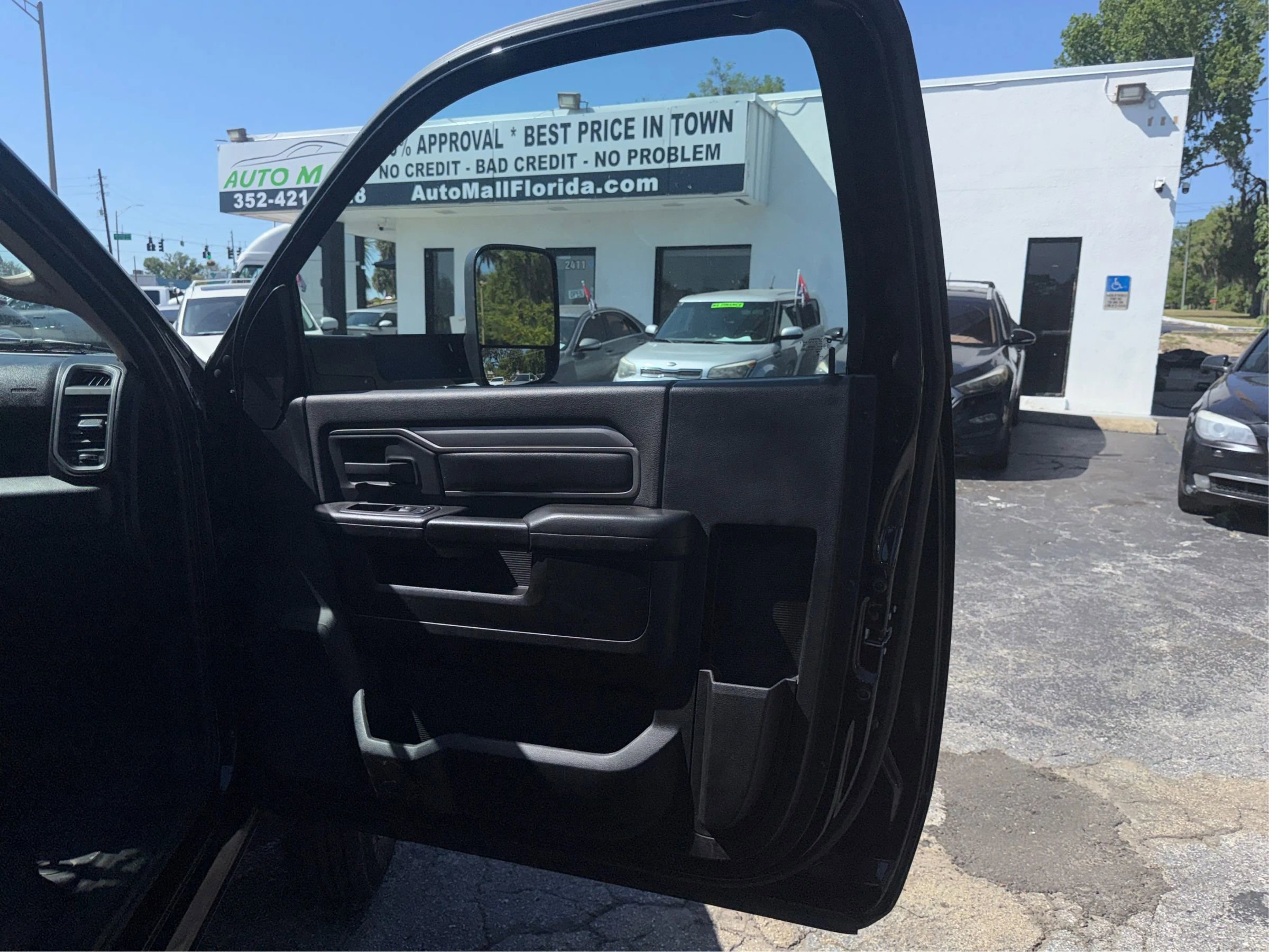 Used 2020 RAM 5500 Tradesman image 17