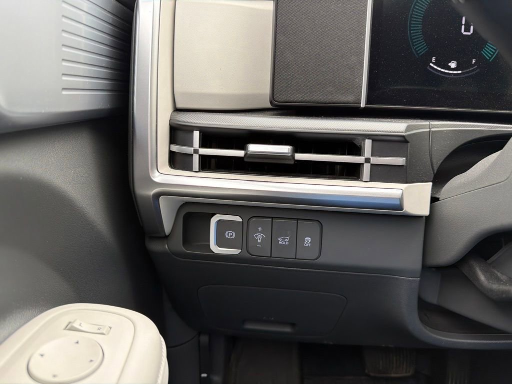 Certified 2025 Hyundai Santa Fe SEL AWD/4WD image 33