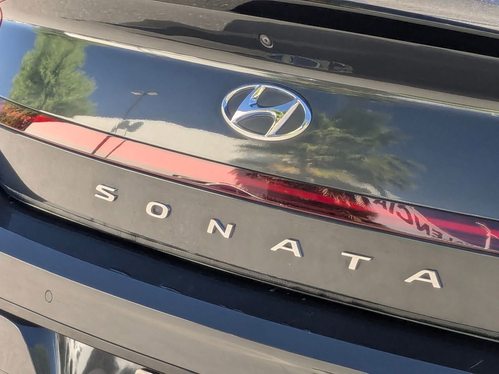 Used 2020 Hyundai Sonata Limited w/ Winter Weather Package FWD image 13