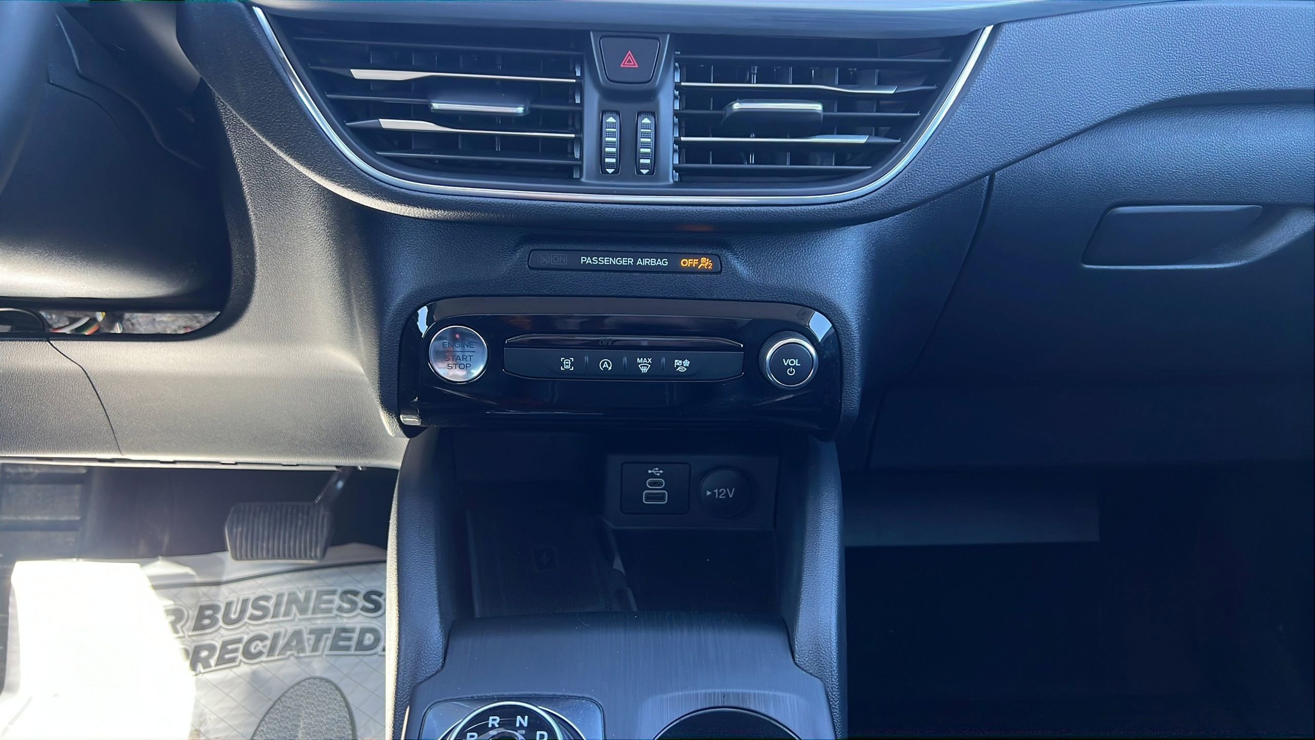 Used 2025 Ford Escape Platinum AWD/4WD image 23