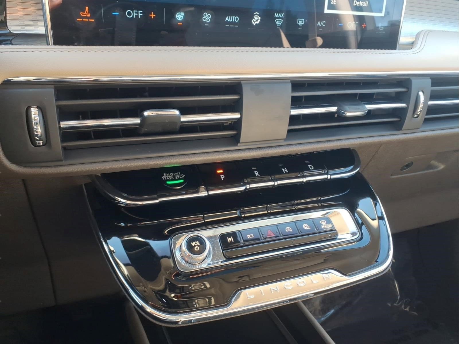 Used 2023 Lincoln Corsair AWD w/ Equipment Group 101A image 17