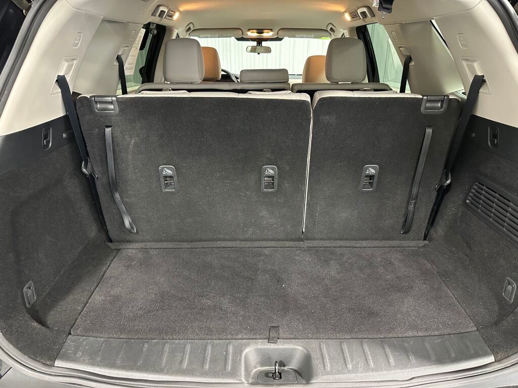 Used 2023 Nissan Pathfinder SV AWD/4WD image 12