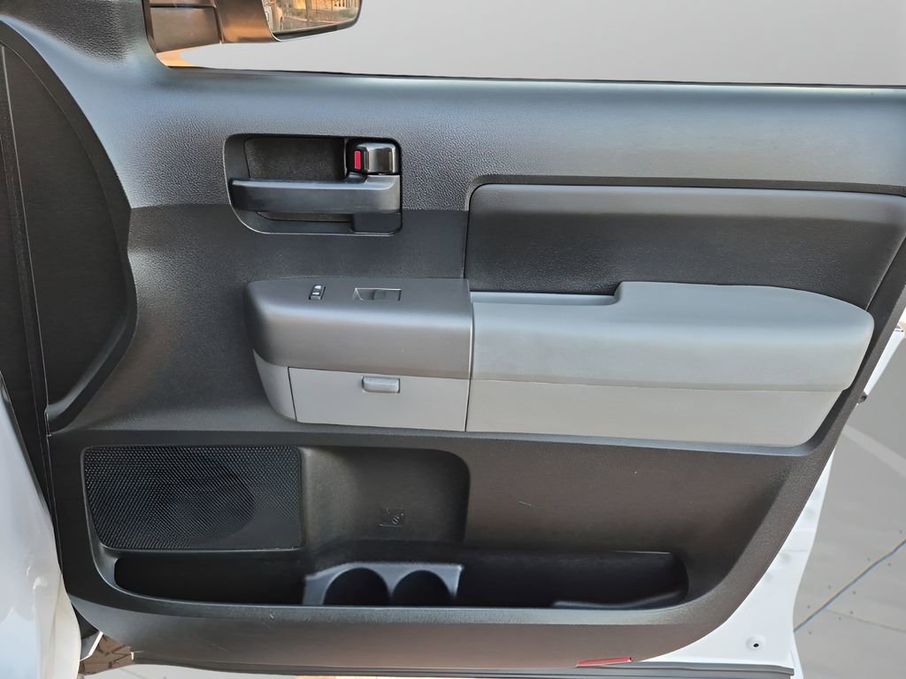 Used 2013 Toyota Tundra 4x4 CrewMax w/ Tow Pkg image 13