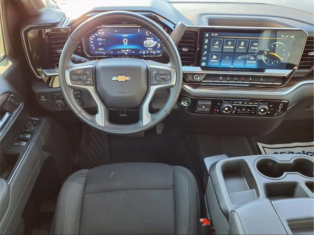 Used 2025 Chevrolet Silverado 2500 LT image 9