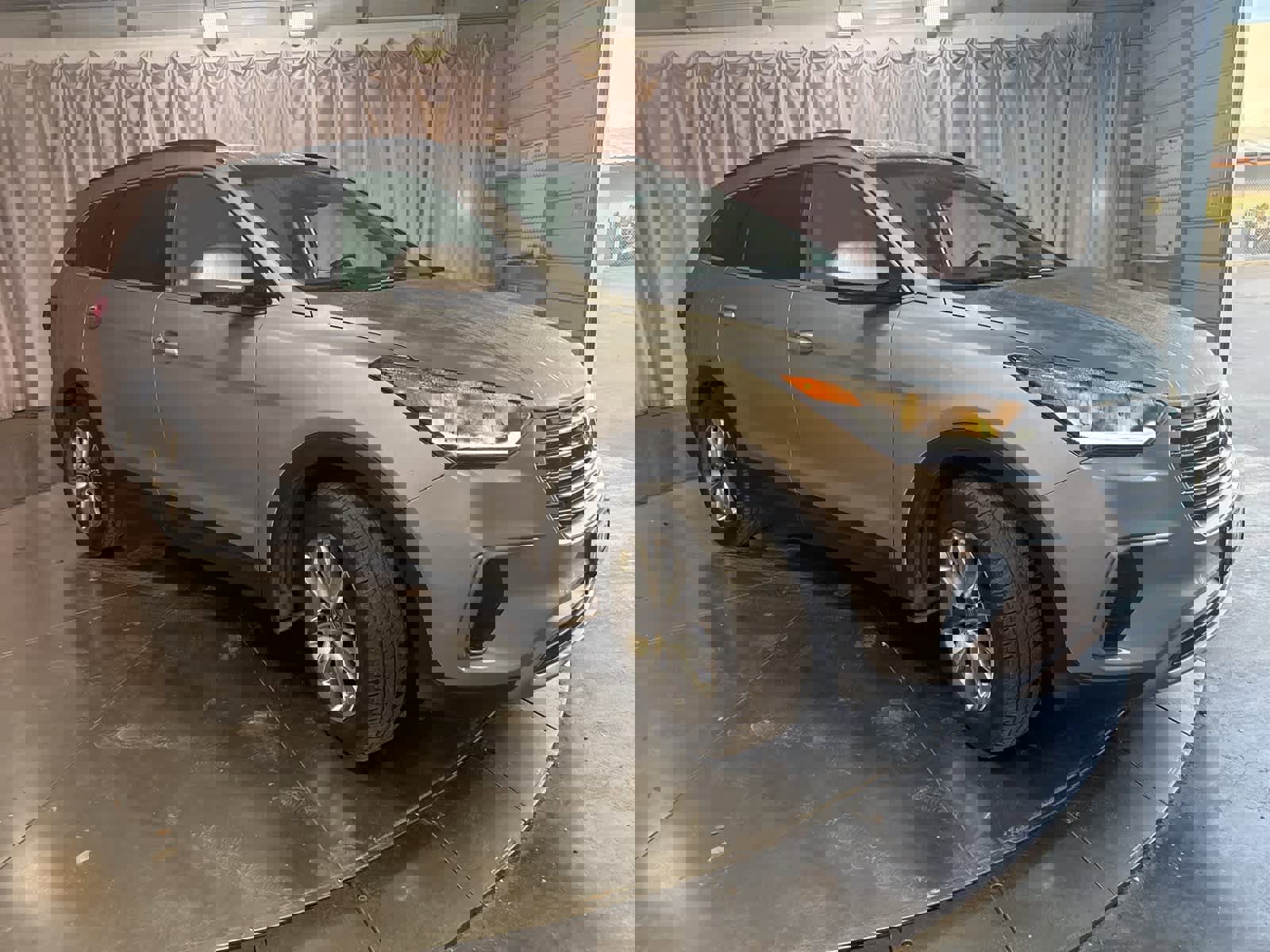 Used 2017 Hyundai Santa Fe SE image 3