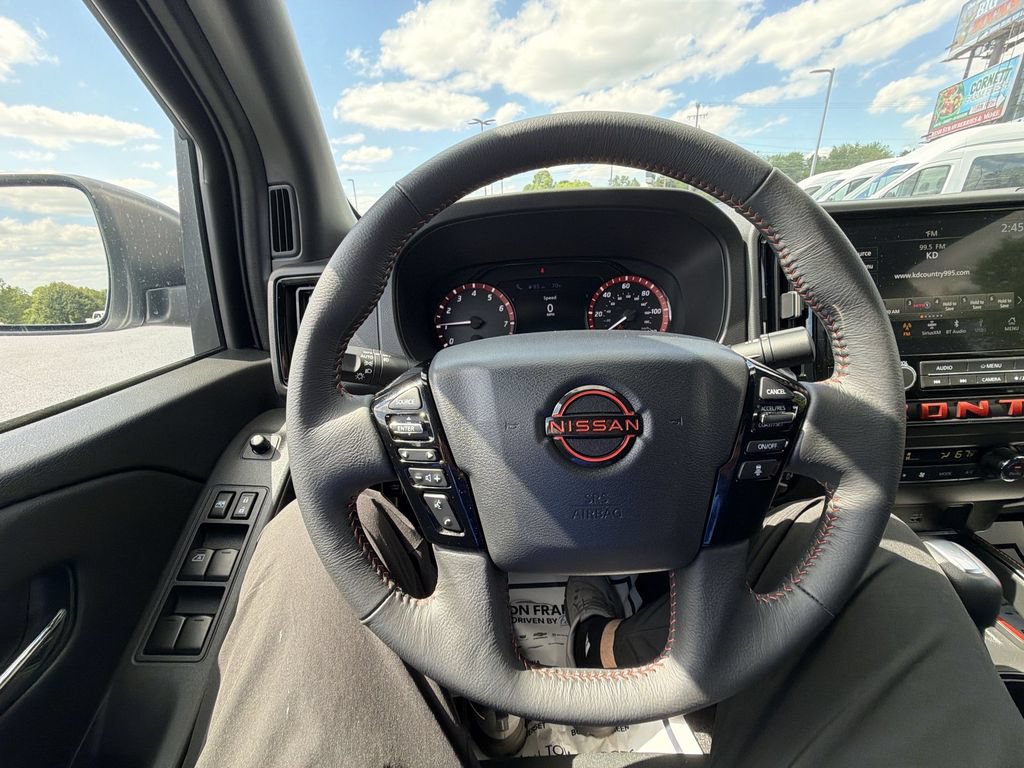 Used 2025 Nissan Frontier PRO-4X AWD/4WD image 22