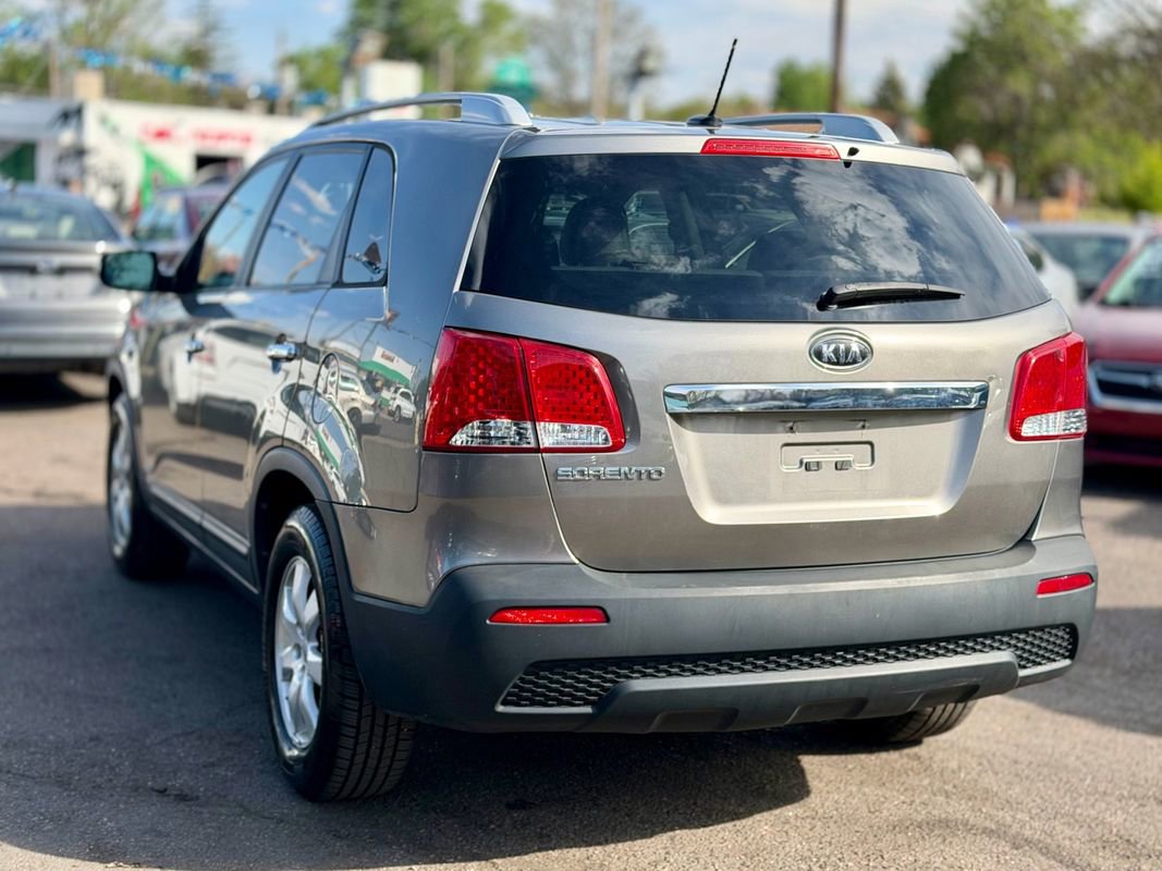 Used 2013 Kia Sorento LX AWD/4WD image 3