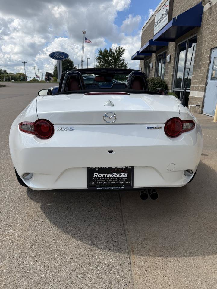 Used 2023 MAZDA MX-5 Miata Grand Touring RWD image 4
