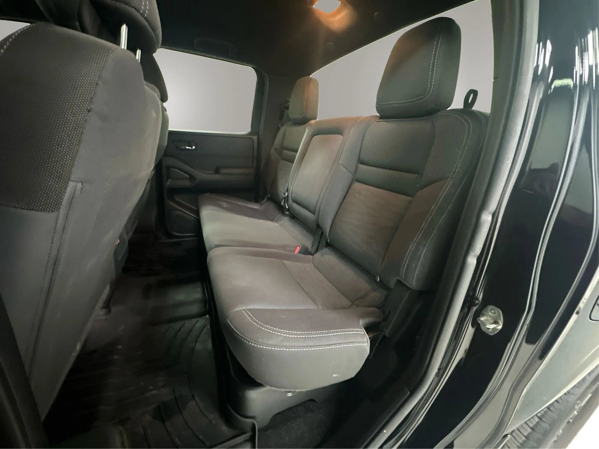 Used 2023 Nissan Frontier SV w/ Midnight Edition Package AWD/4WD image 15