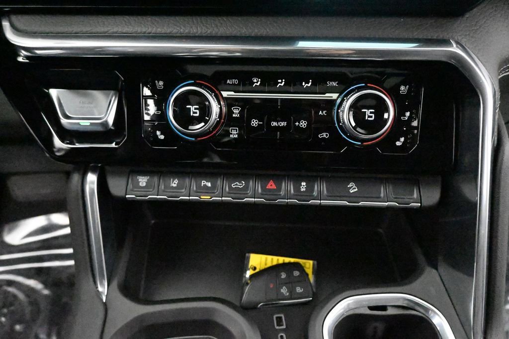 Used 2025 GMC Sierra 3500 Denali w/ Technology Package AWD/4WD image 13