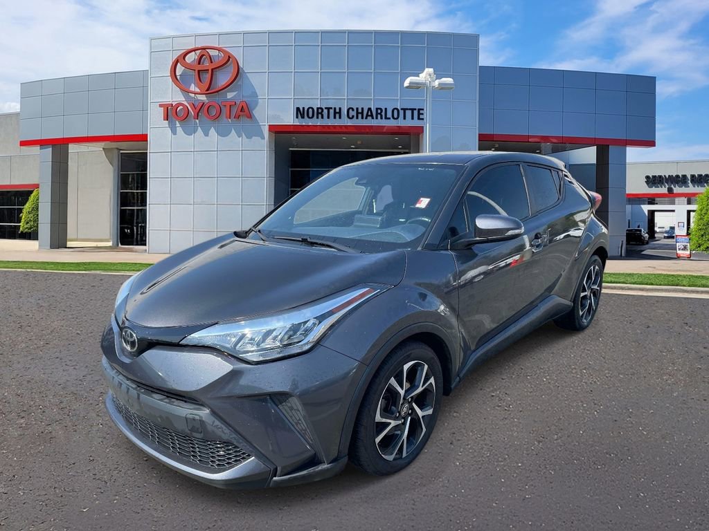 Used 2021 Toyota C-HR XLE image 4