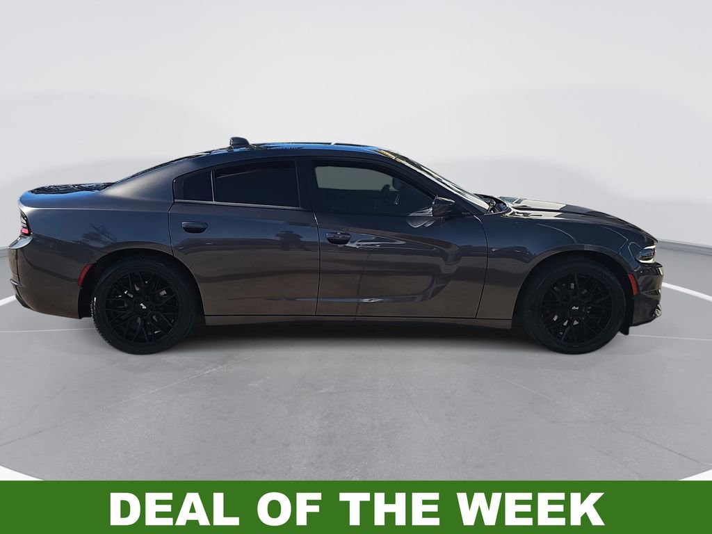Used 2018 Dodge Charger SXT Plus image 2
