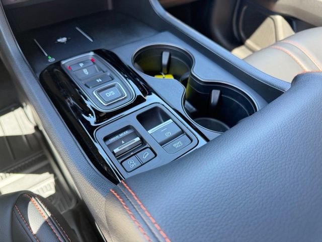 Used 2025 Honda Pilot TrailSport image 9