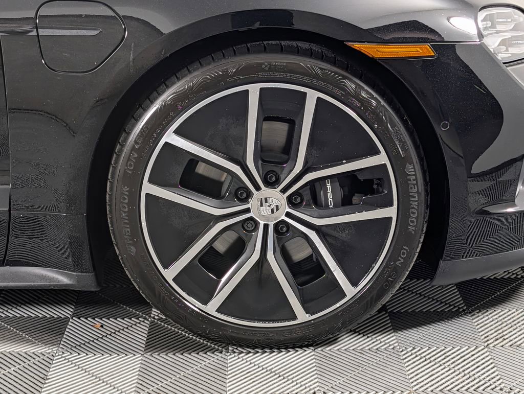 New 2026 Porsche Taycan RWD image 14