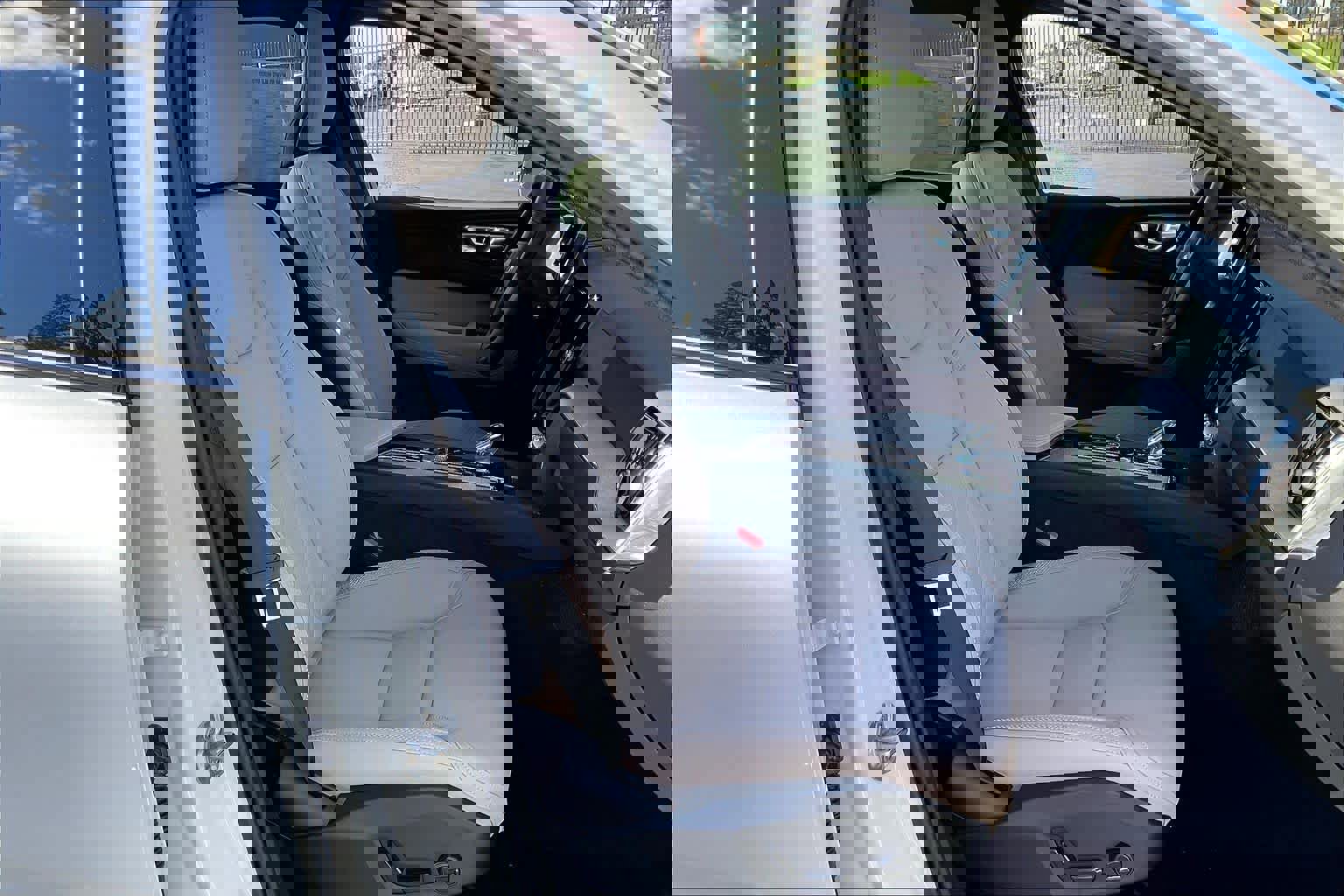 New 2026 Volvo XC60 B5 Plus w/ Protection Package Premier image 31