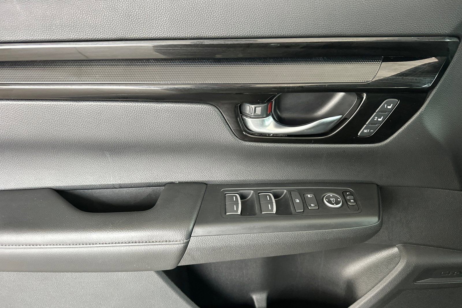 Used 2025 Honda CR-V EX-L image 11