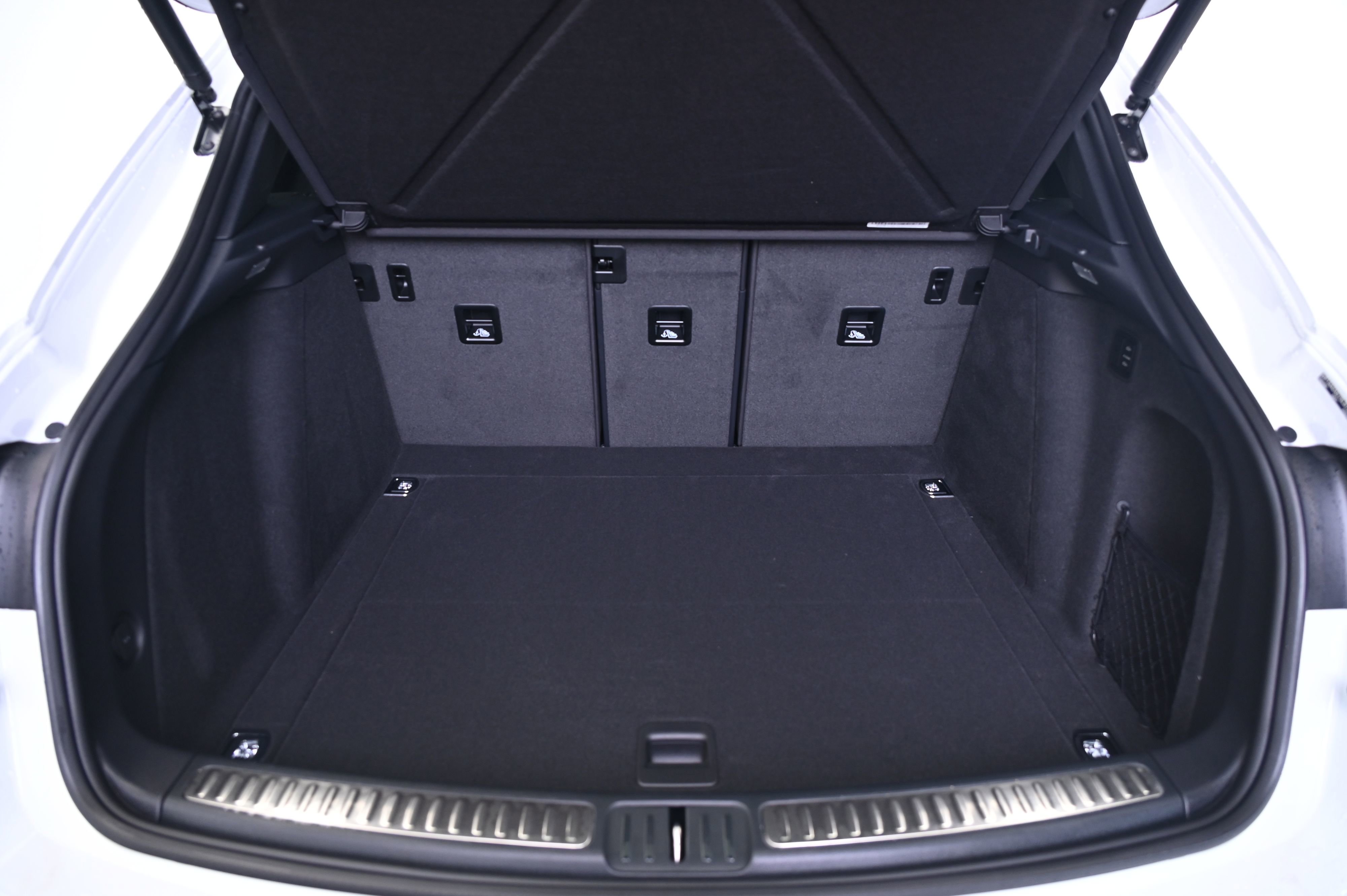 Certified 2025 Porsche Macan image 19