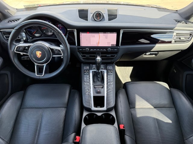 Used 2021 Porsche Macan AWD/4WD image 25
