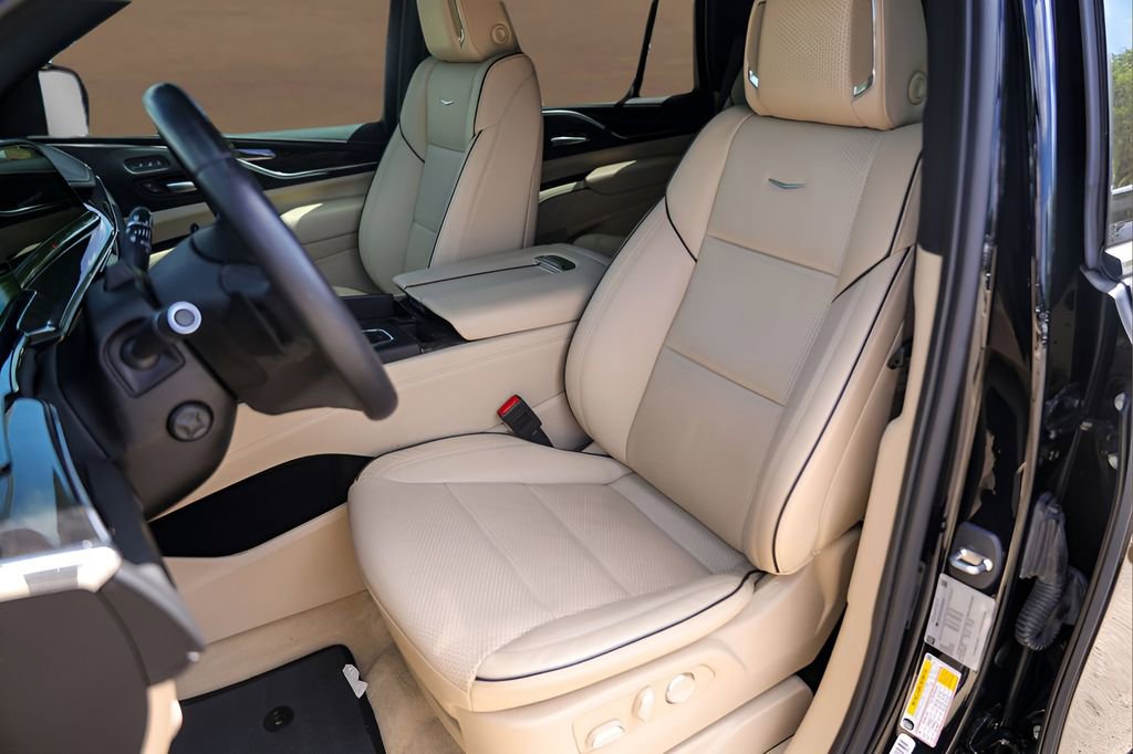 Certified 2023 Cadillac Escalade Premium Luxury w/ Performance Package image 7