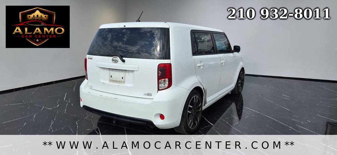 Used 2014 Scion xB FWD image 5