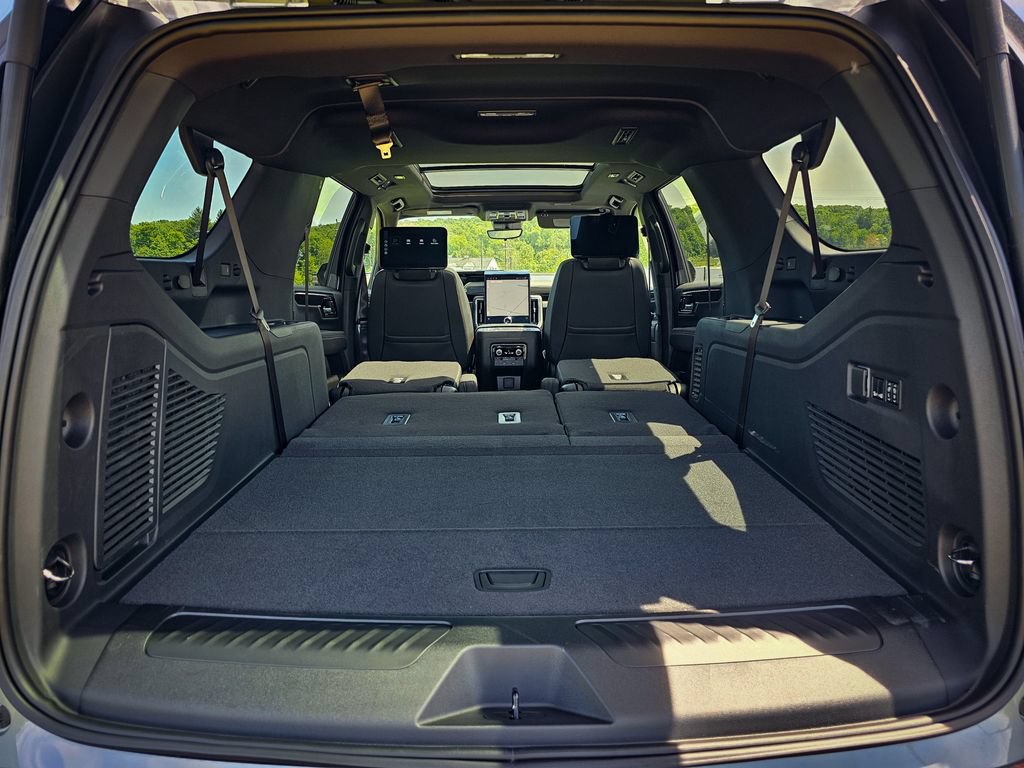 New 2026 GMC Yukon XL Elevation w/ Elevation Premium Package AWD/4WD image 40