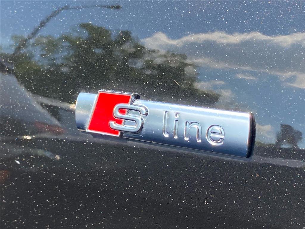 Used 2023 Audi Q4 e-tron Prestige AWD/4WD image 3