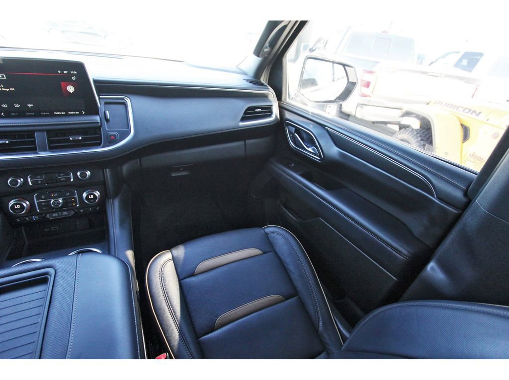 Used 2024 GMC Yukon AT4 w/ Technology Package image 10