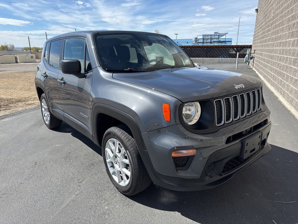 Used 2023 Jeep Renegade Latitude image 4