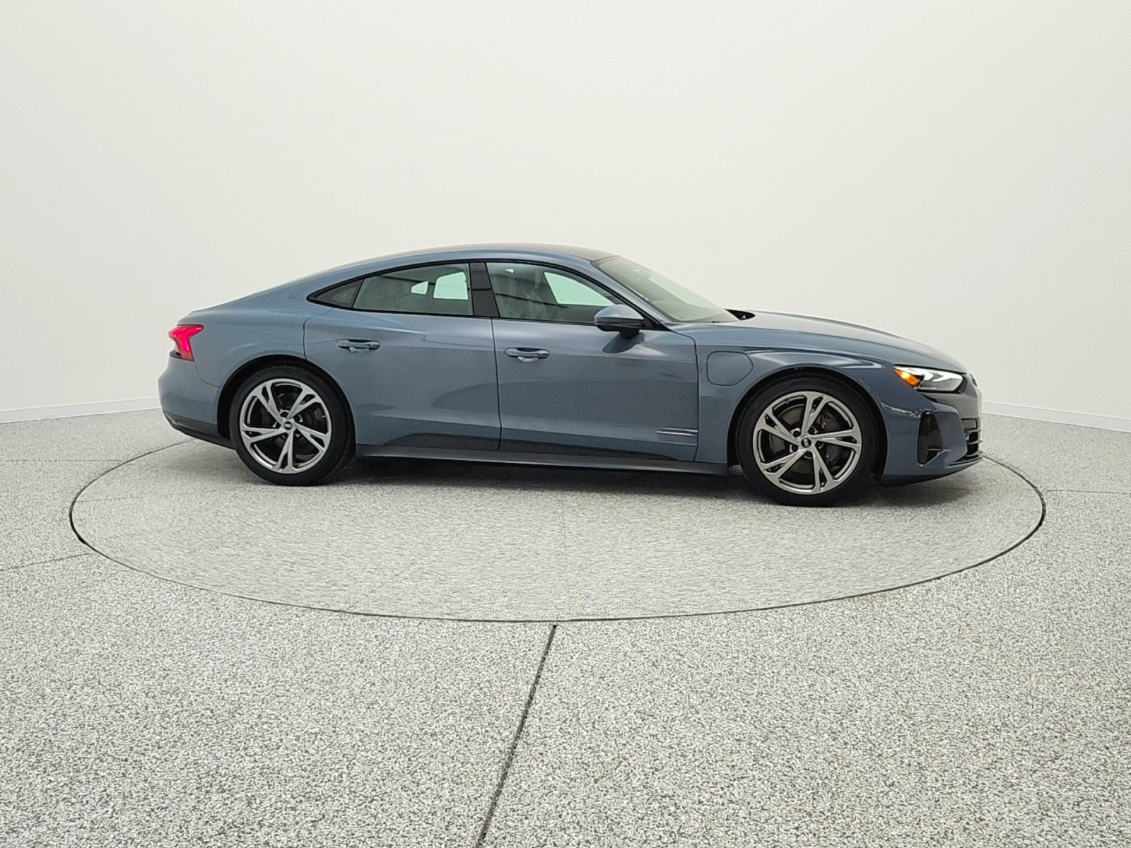 Used 2022 Audi e-tron GT Premium Plus image 4