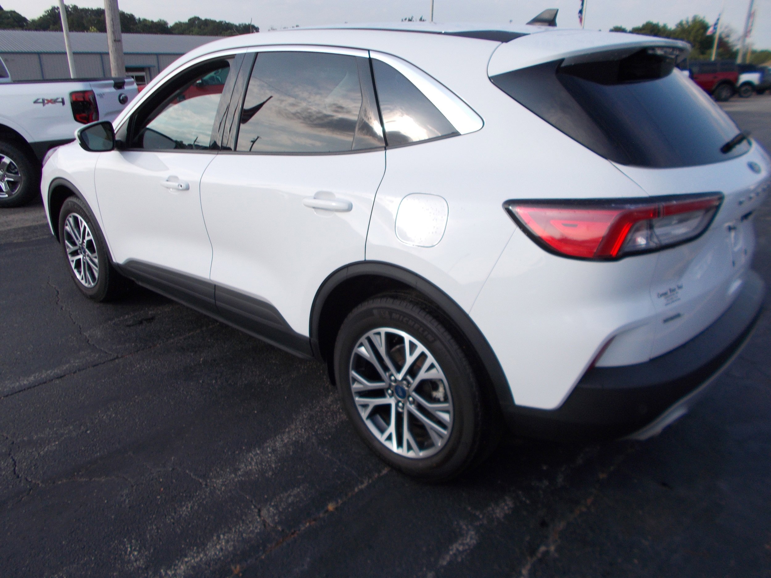 Used 2022 Ford Escape SEL AWD/4WD image 6
