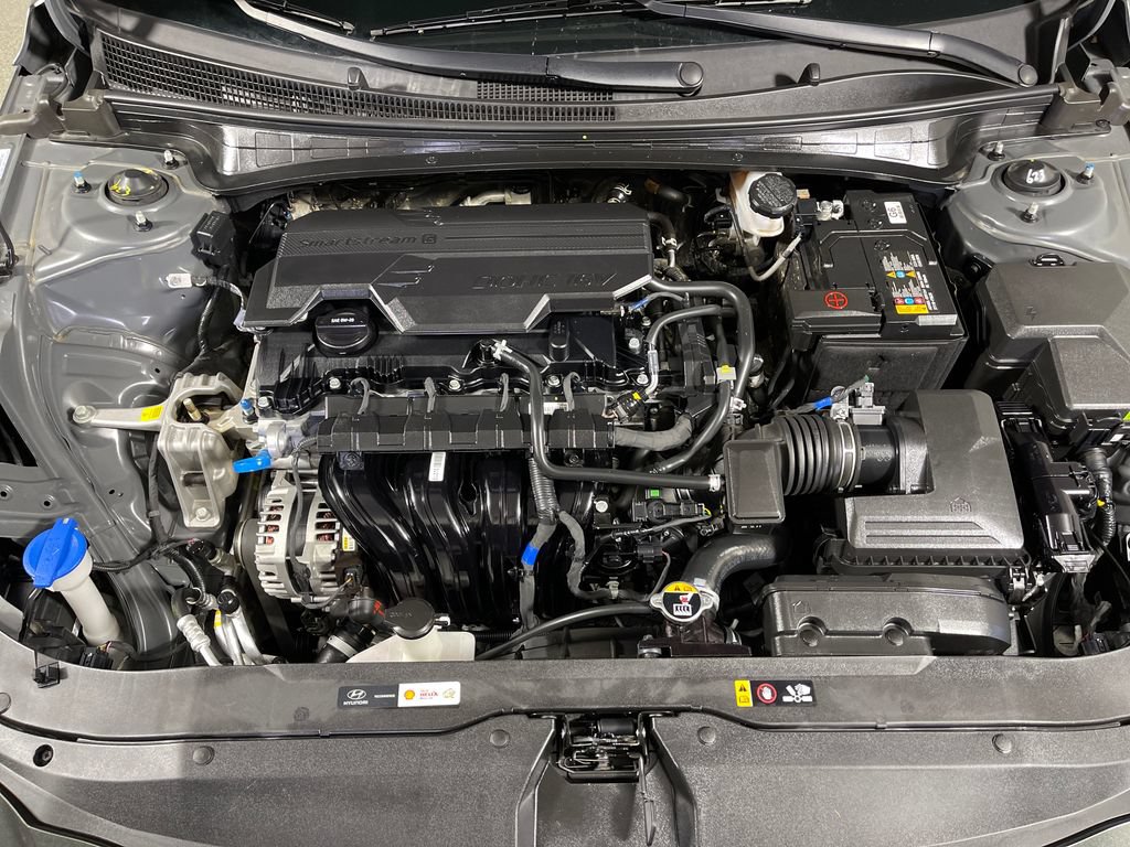 Certified 2025 Hyundai Elantra SEL FWD image 9