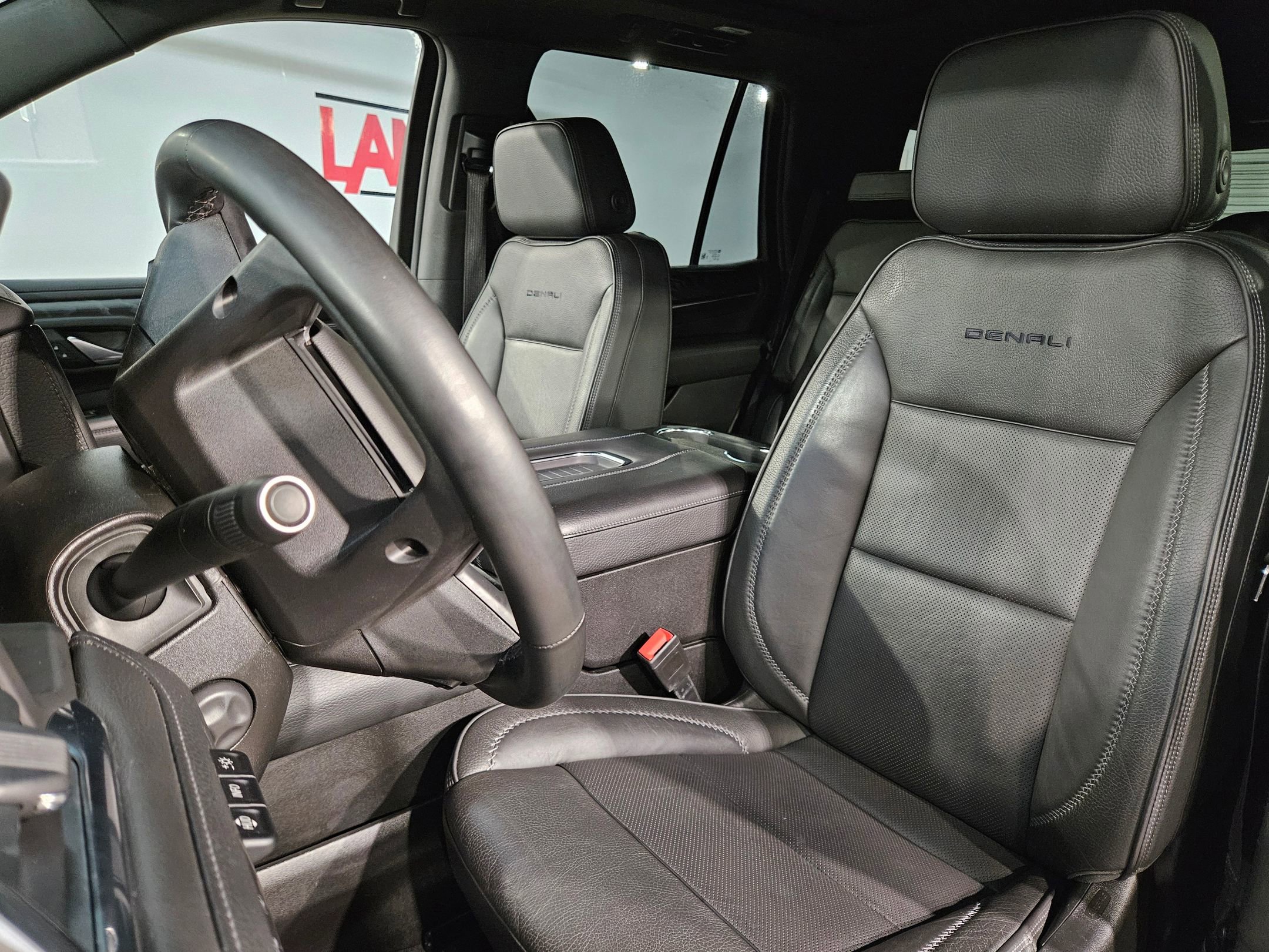 Used 2023 GMC Yukon Denali image 24