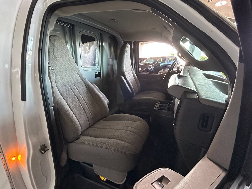 New 2026 Chevrolet Express 3500 w/ Power Convenience Package RWD image 38
