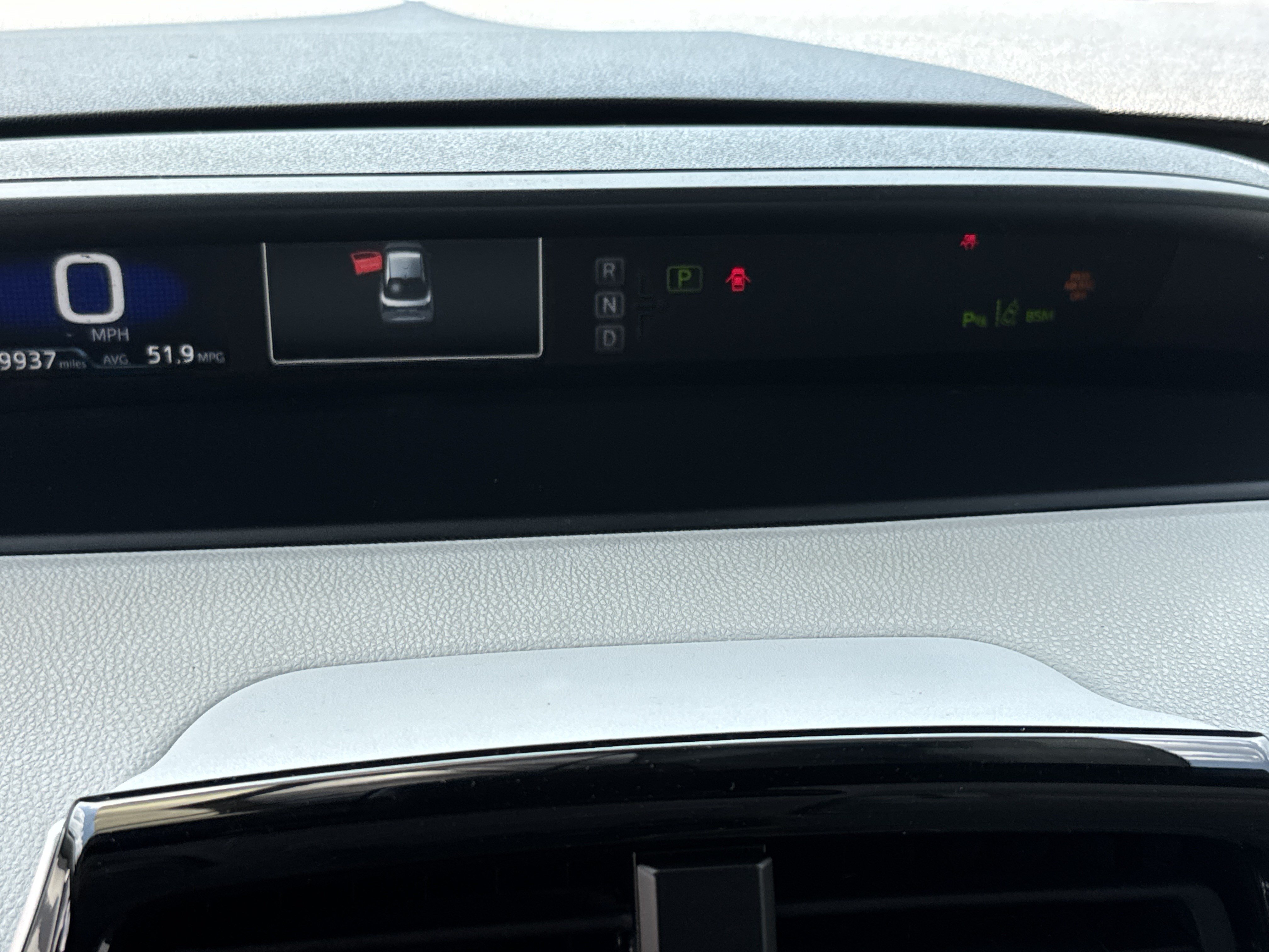 Used 2022 Toyota Prius LE FWD image 21