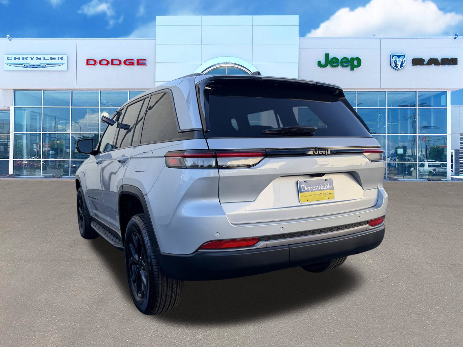 New 2026 Jeep Grand Cherokee Altitude RWD image 8