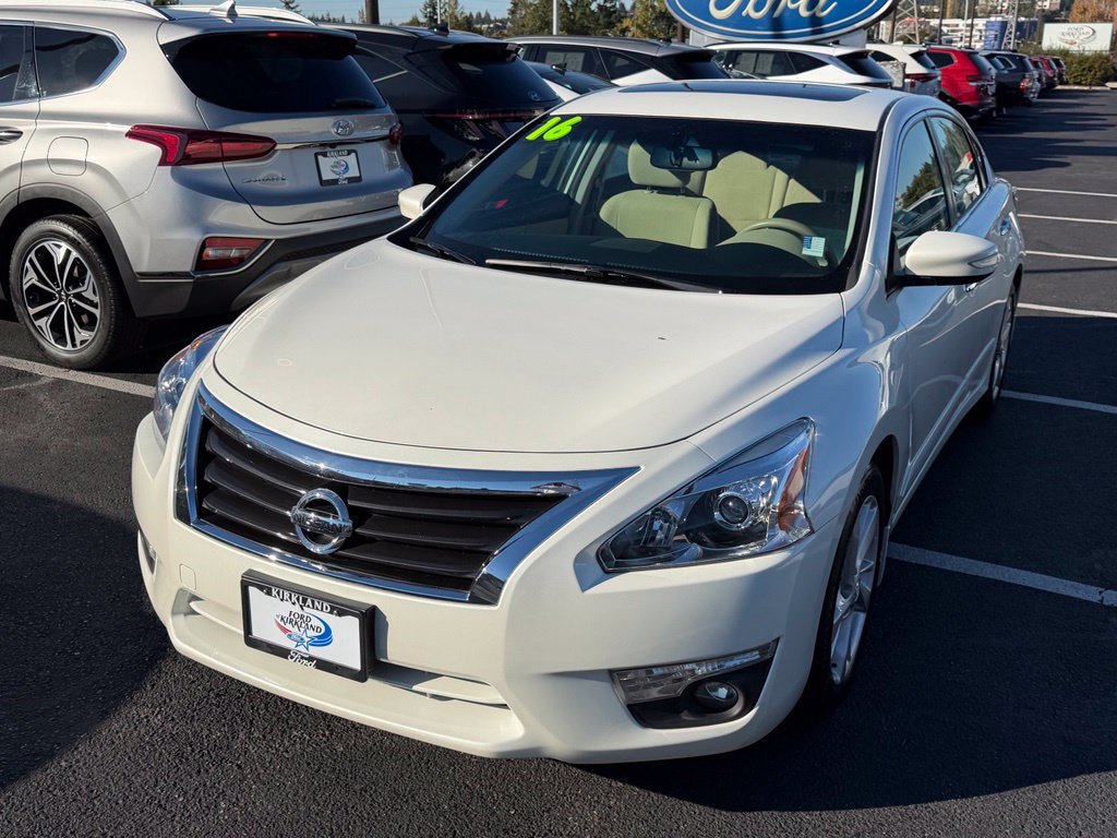Used 2014 Nissan Altima 2.5 SV w/ Convenience Package FWD image 4