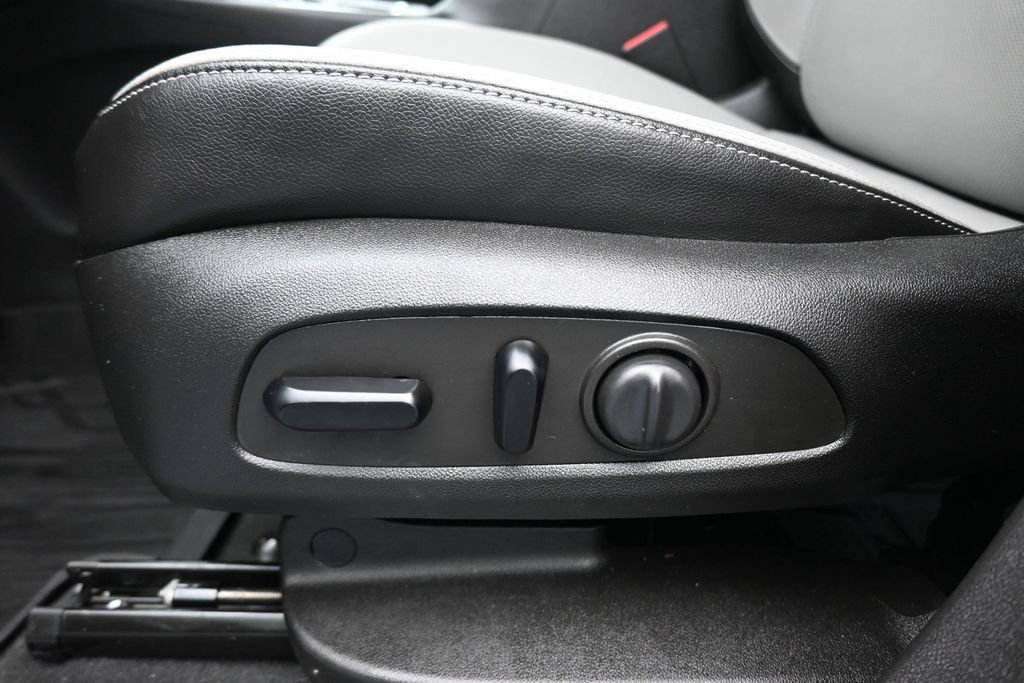 Used 2021 Chevrolet Equinox Premier FWD image 13