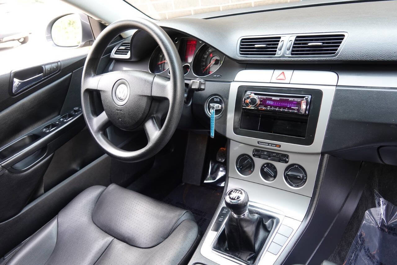 Used 2007 Volkswagen Passat 2.0T FWD image 67