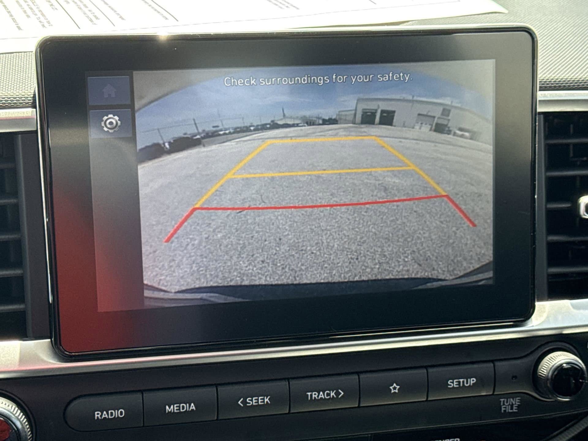 Used 2025 Hyundai Venue SEL FWD image 24