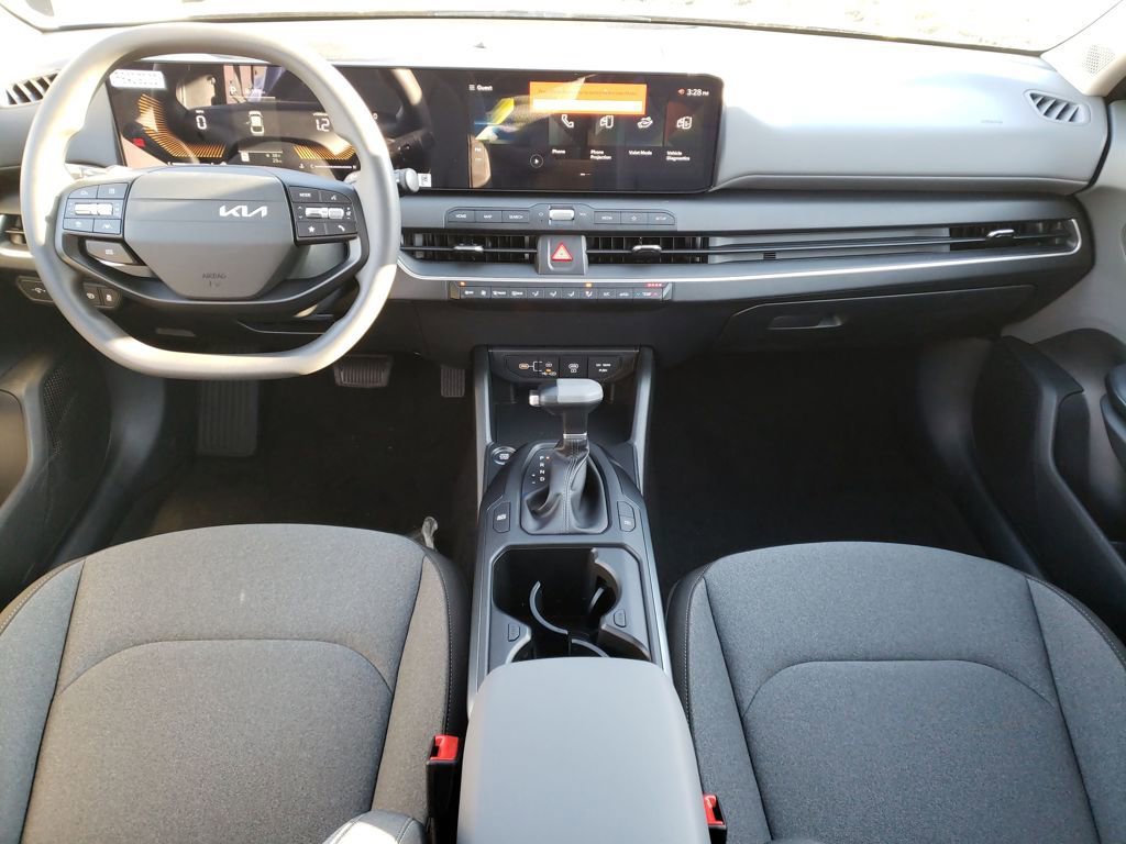 New 2025 Kia K4 FWD image 10