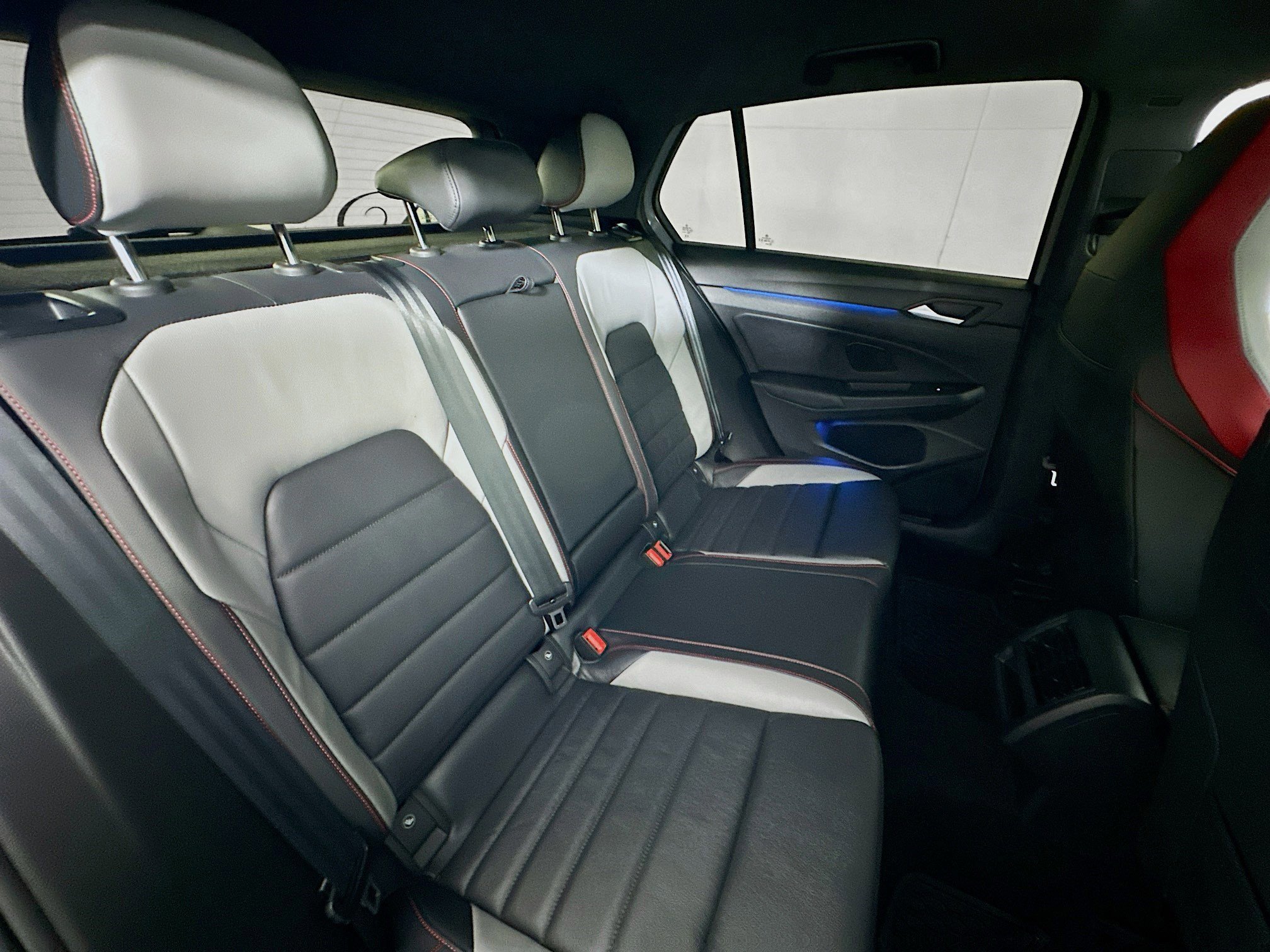 Used 2024 Volkswagen GTI SE w/ SE Leather Seats Package image 27