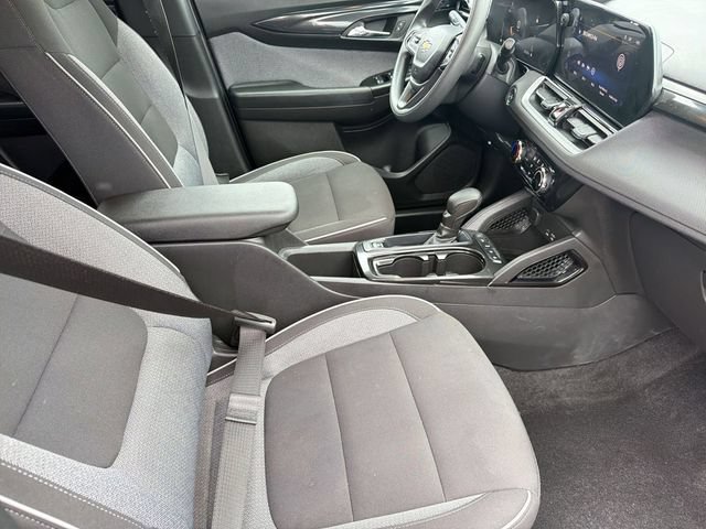Used 2025 Chevrolet TrailBlazer LT FWD image 25