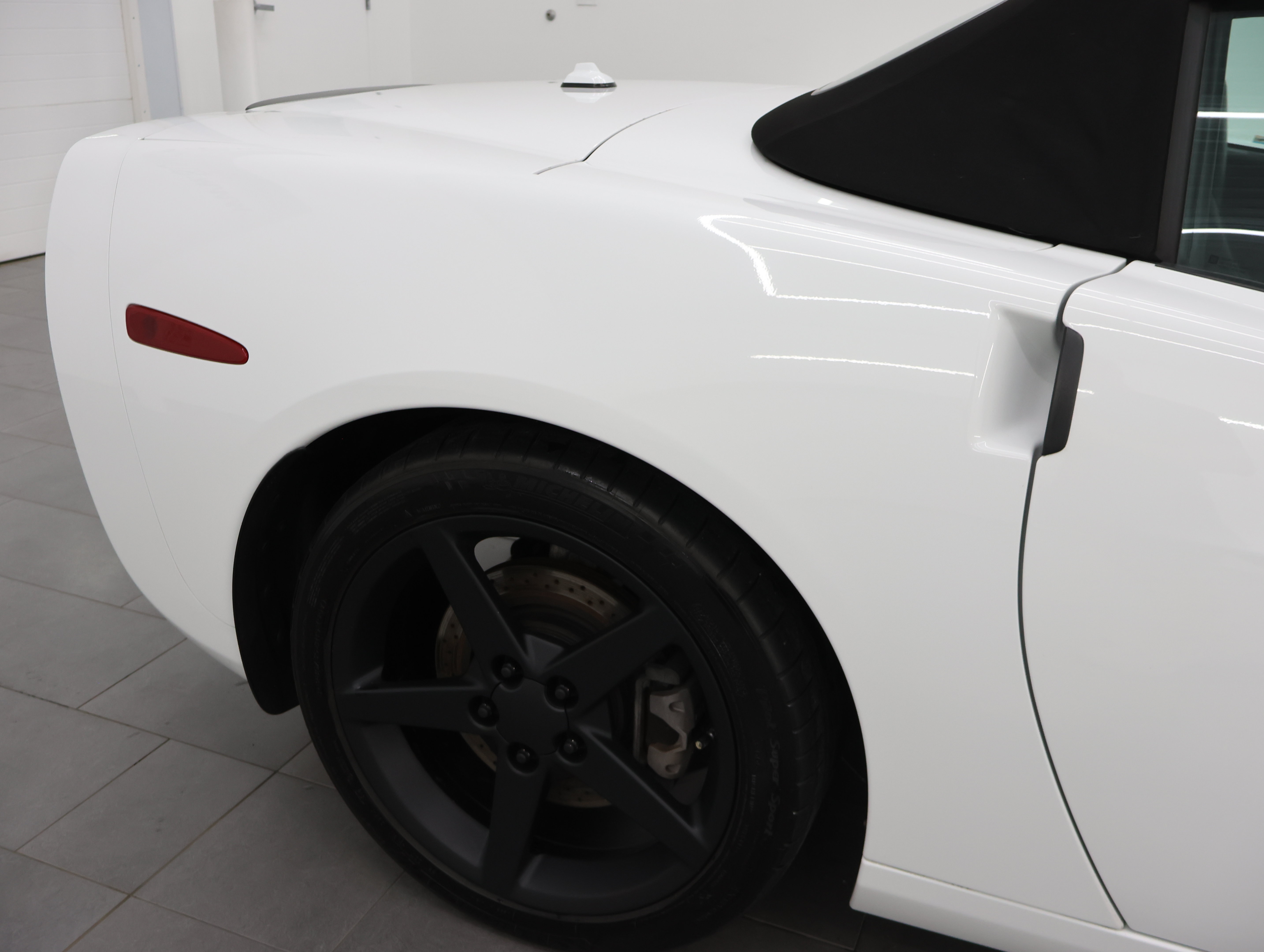 Used 2005 Chevrolet Corvette Convertible w/ Preferred Equipment Group RWD image 22