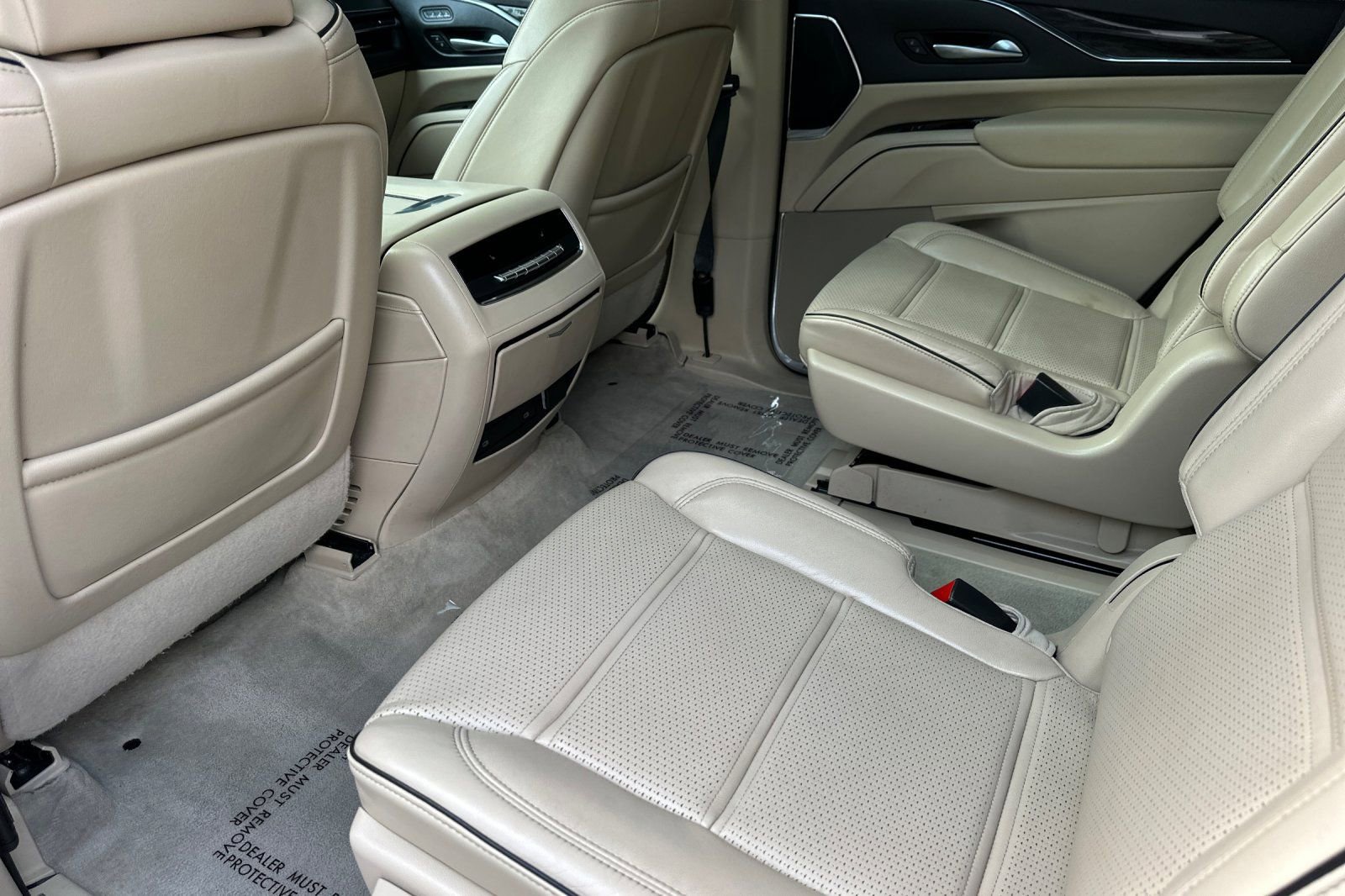 Certified 2023 Cadillac Escalade Premium Luxury w/ Performance Package image 14