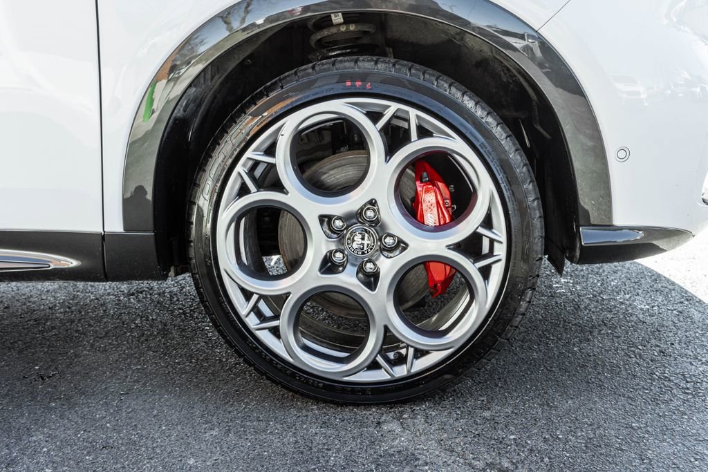 Used 2024 Alfa Romeo Tonale Veloce image 5