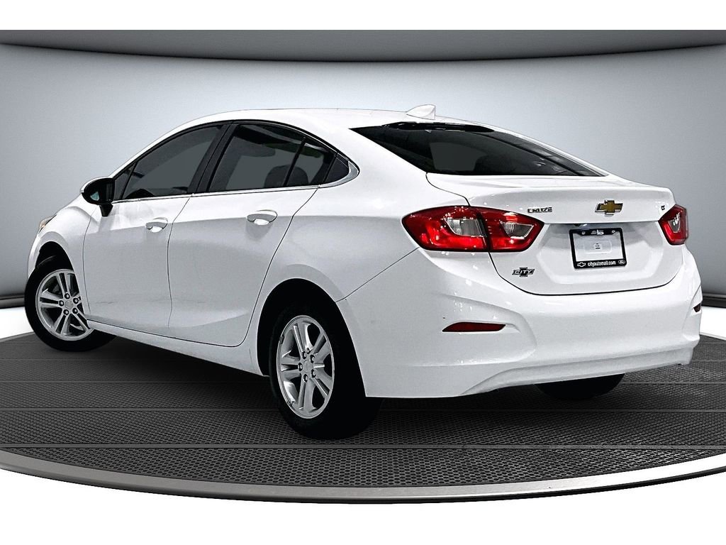 Used 2018 Chevrolet Cruze LT FWD image 14