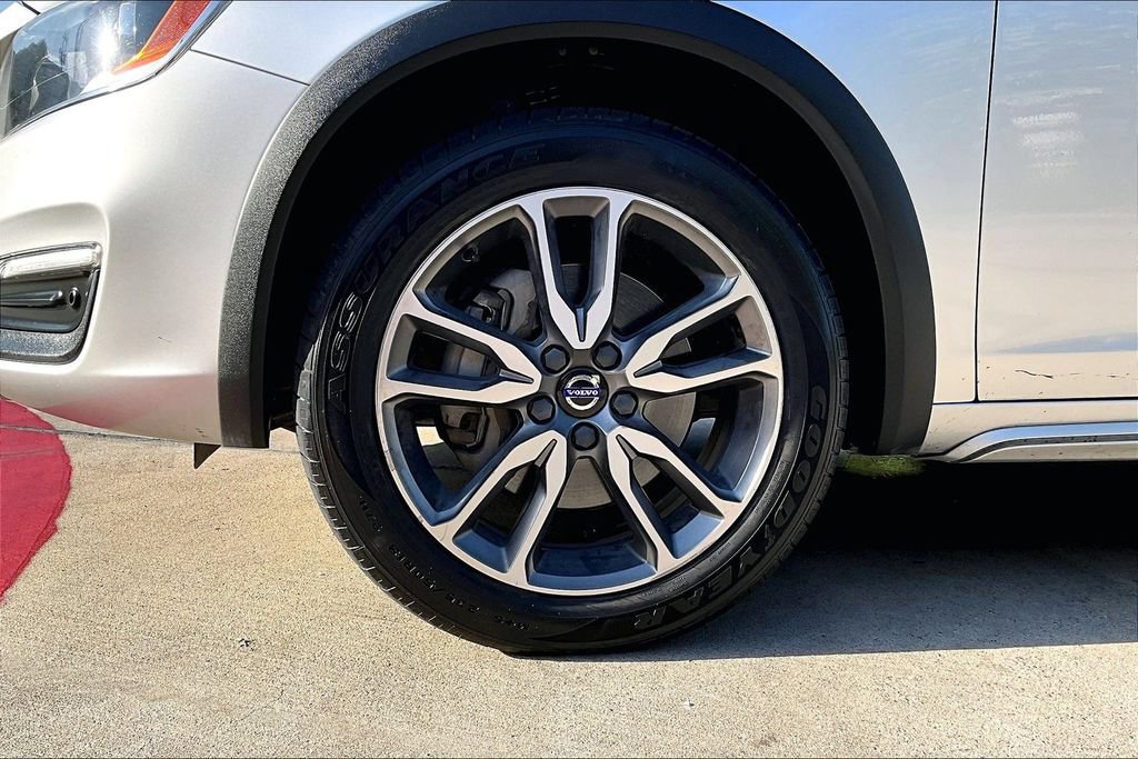 Used 2018 Volvo V60 T5 Cross Country AWD/4WD image 8