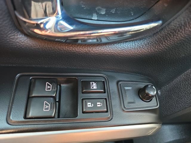 Used 2017 Nissan Titan PRO-4X w/ Pro-4x Convenience Package AWD/4WD image 28