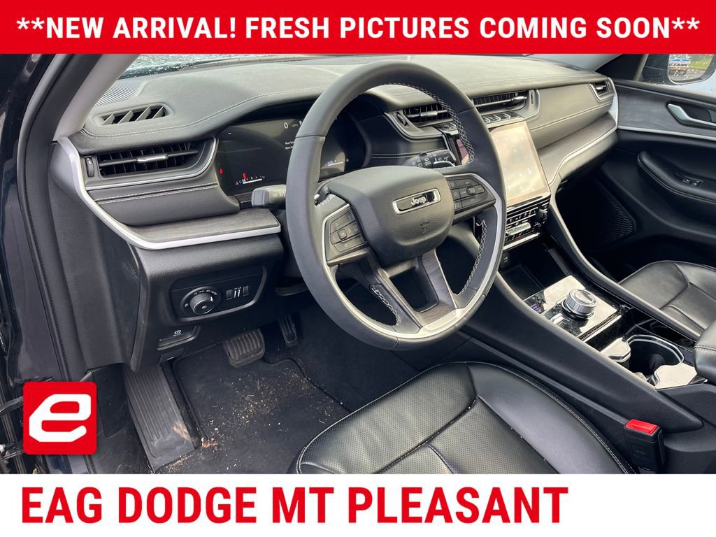 Used 2023 Jeep Grand Cherokee L Limited w/ Luxury Tech Group II AWD/4WD image 7